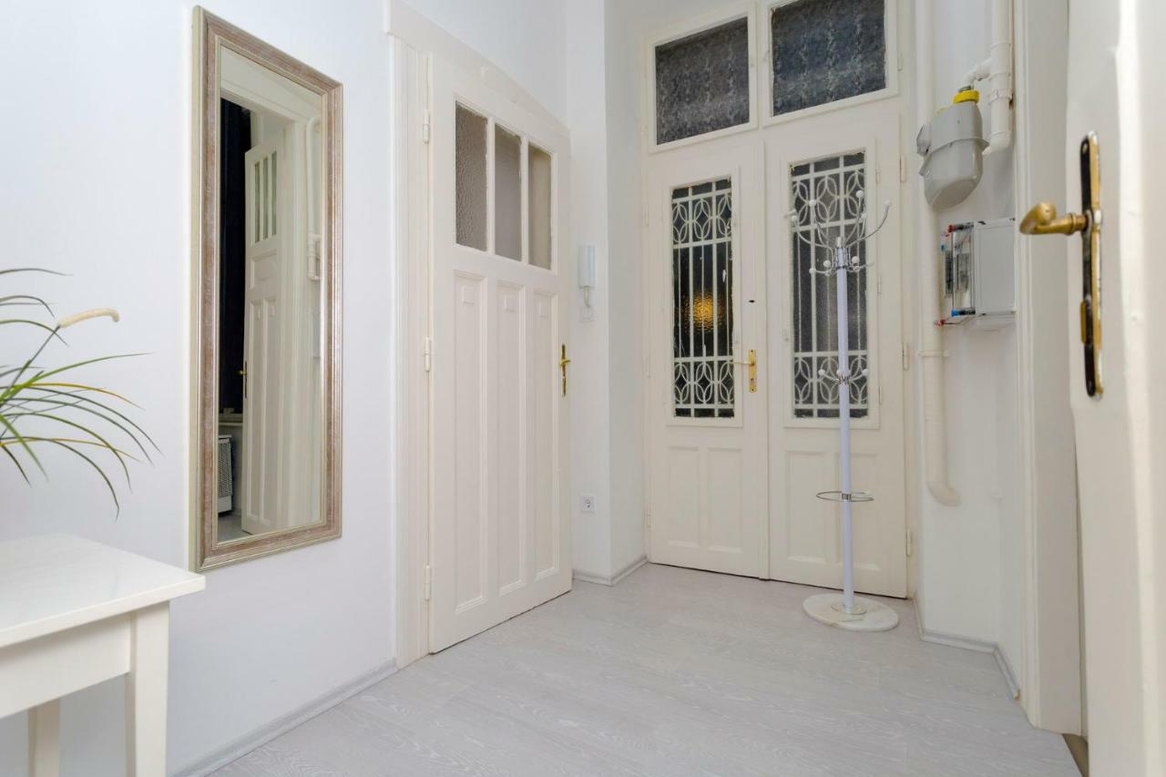 Boutique Residence Jokai - Apartment In The City Center ブダペスト エクステリア 写真