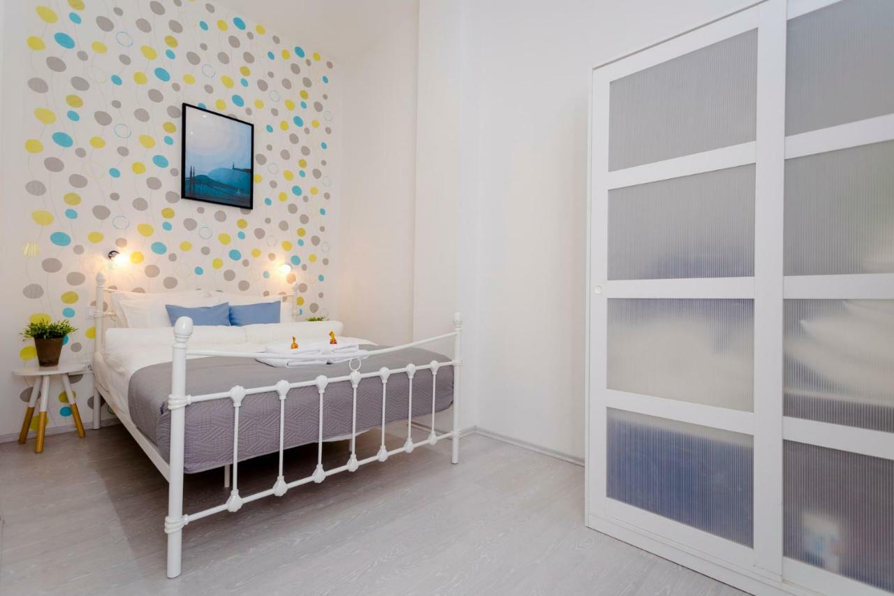 Boutique Residence Jokai - Apartment In The City Center ブダペスト エクステリア 写真