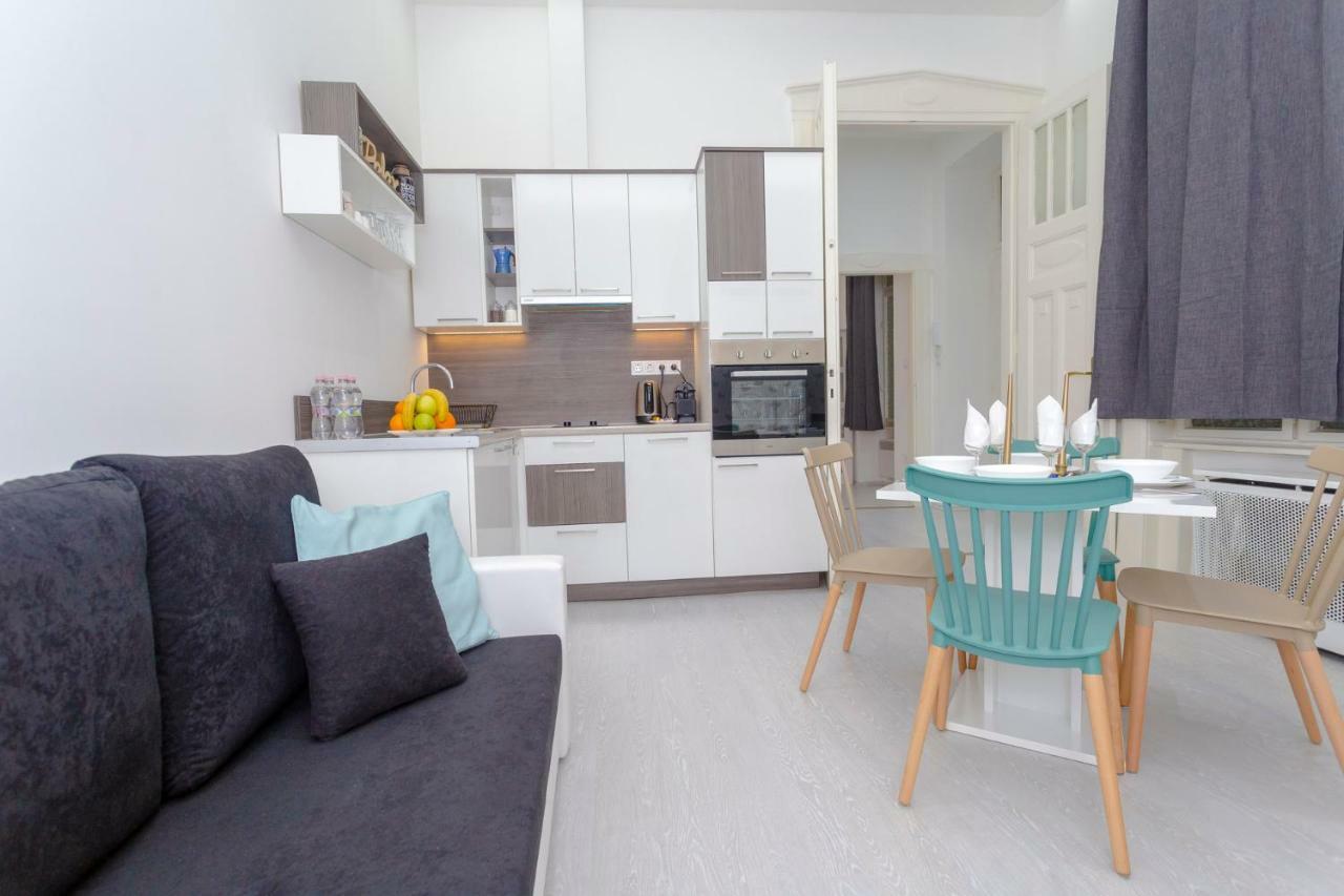 Boutique Residence Jokai - Apartment In The City Center ブダペスト エクステリア 写真