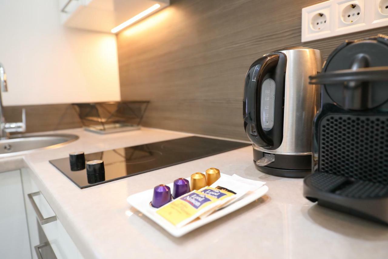 Boutique Residence Jokai - Apartment In The City Center ブダペスト エクステリア 写真